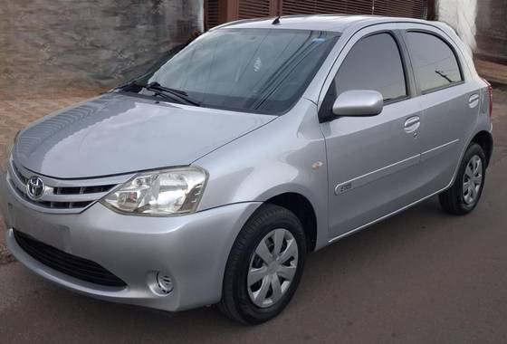 TOYOTA ETIOS 1.3 XS 16V FLEX 4P MANUAL TOYOTA ETIOS 1.3 XS 16V FLEX 4P MANUAL